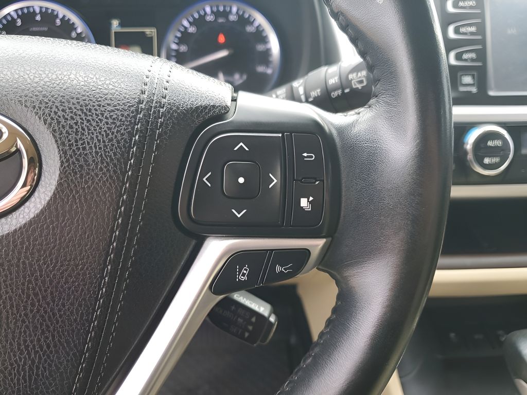 Used Car 2017 Toyota Highlander  Limited For Sale Under $25,000 In Austin, Texas