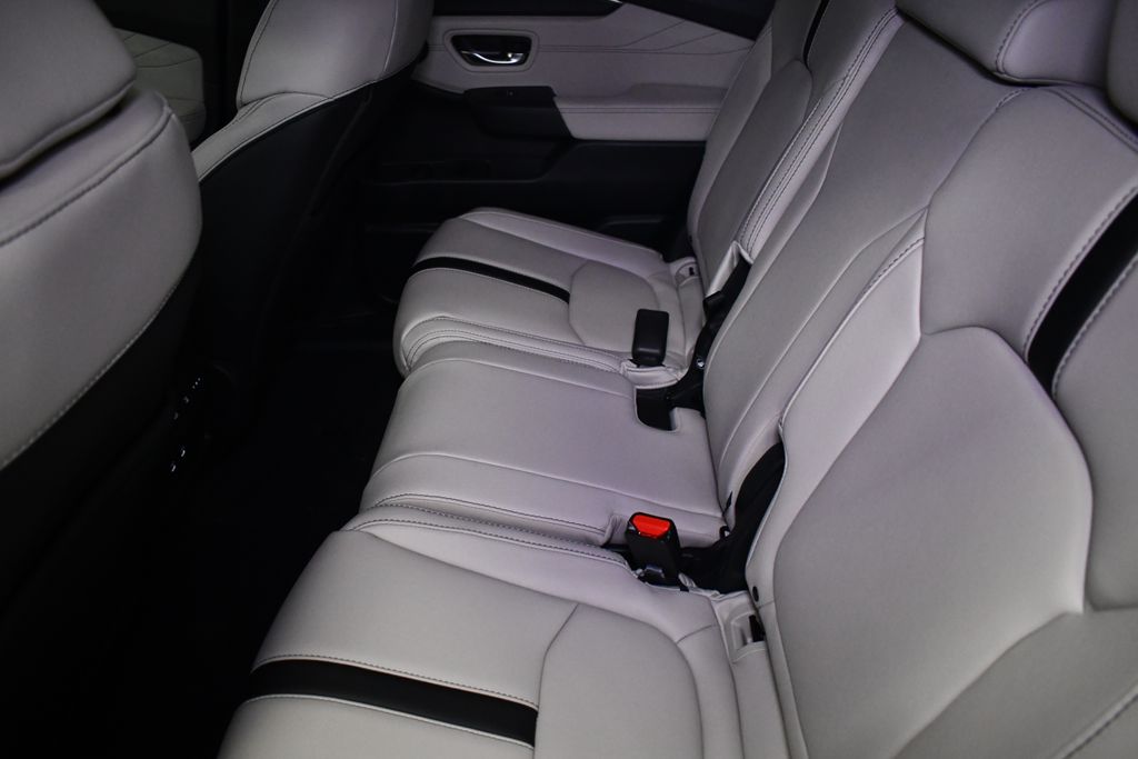 Thumbnail: 2026 Honda Pilot - 21