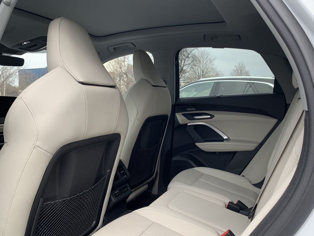 Thumbnail: 2025 Audi Q5 - 19