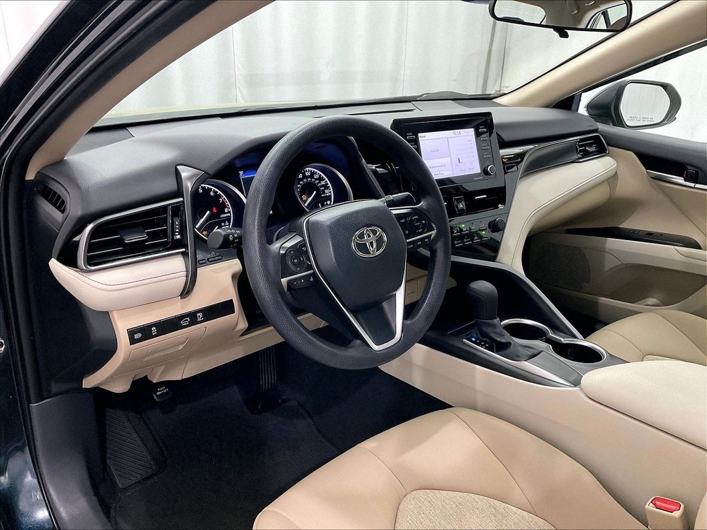 2021 Toyota Camry — photo 8