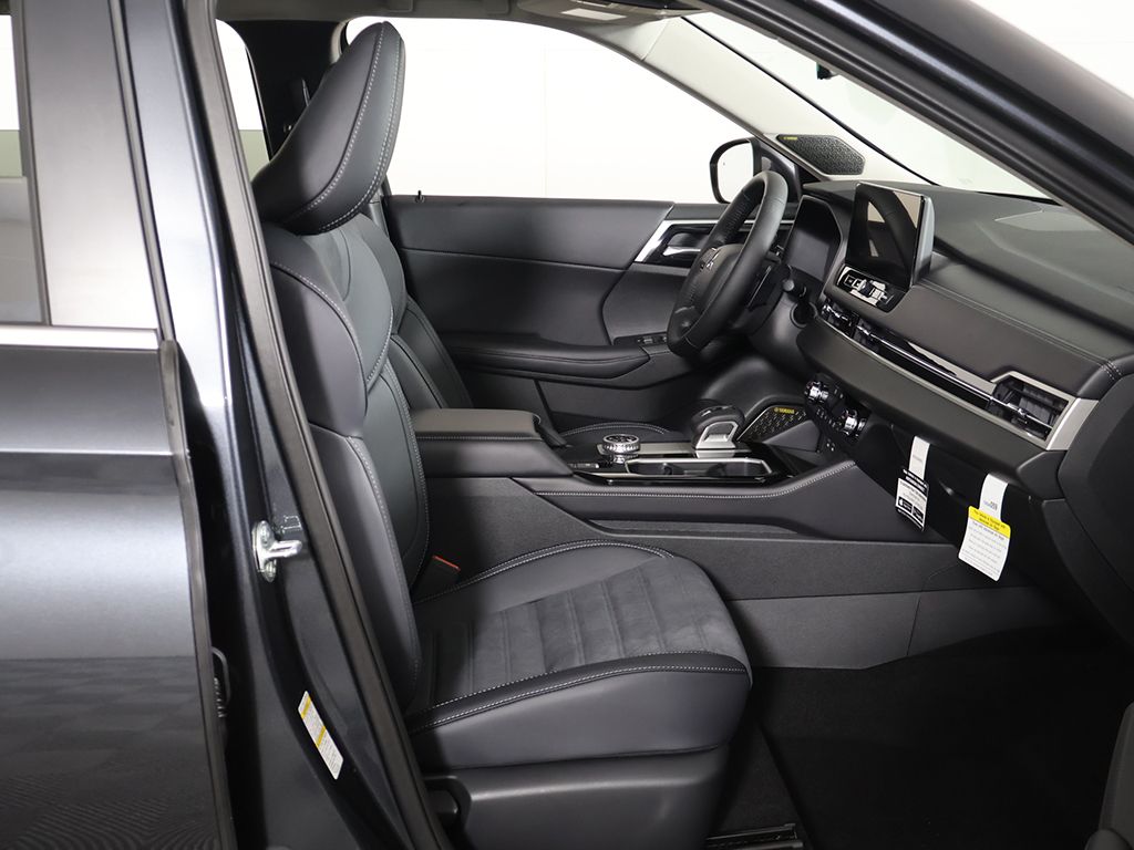 New 2026 Gray Mitsubishi SE image 30