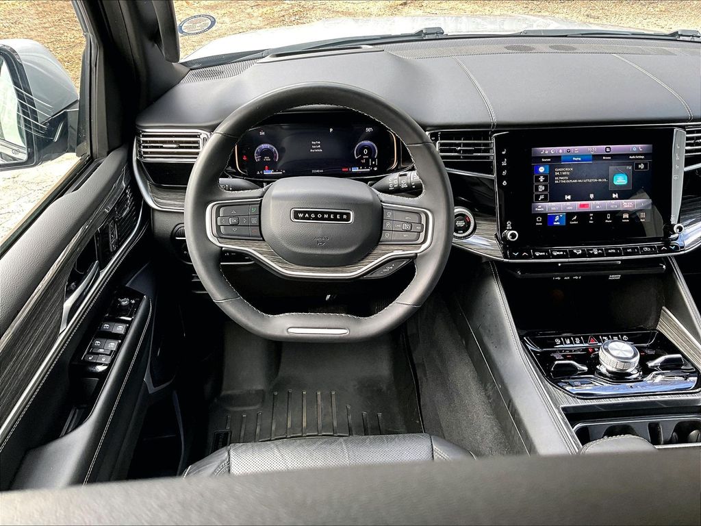 2022 Jeep Wagoneer — photo 18