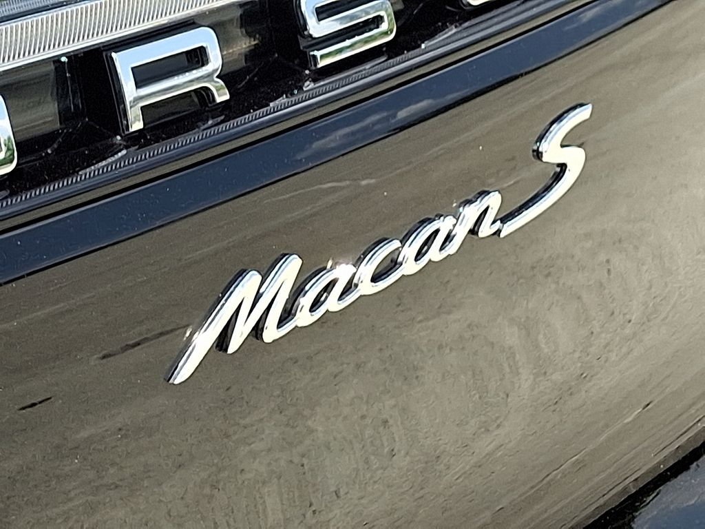 Thumbnail: 2025 Porsche Macan - 30