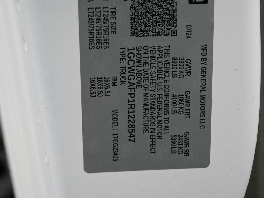 Used 2024 Summit White Chevrolet Work Van image 18