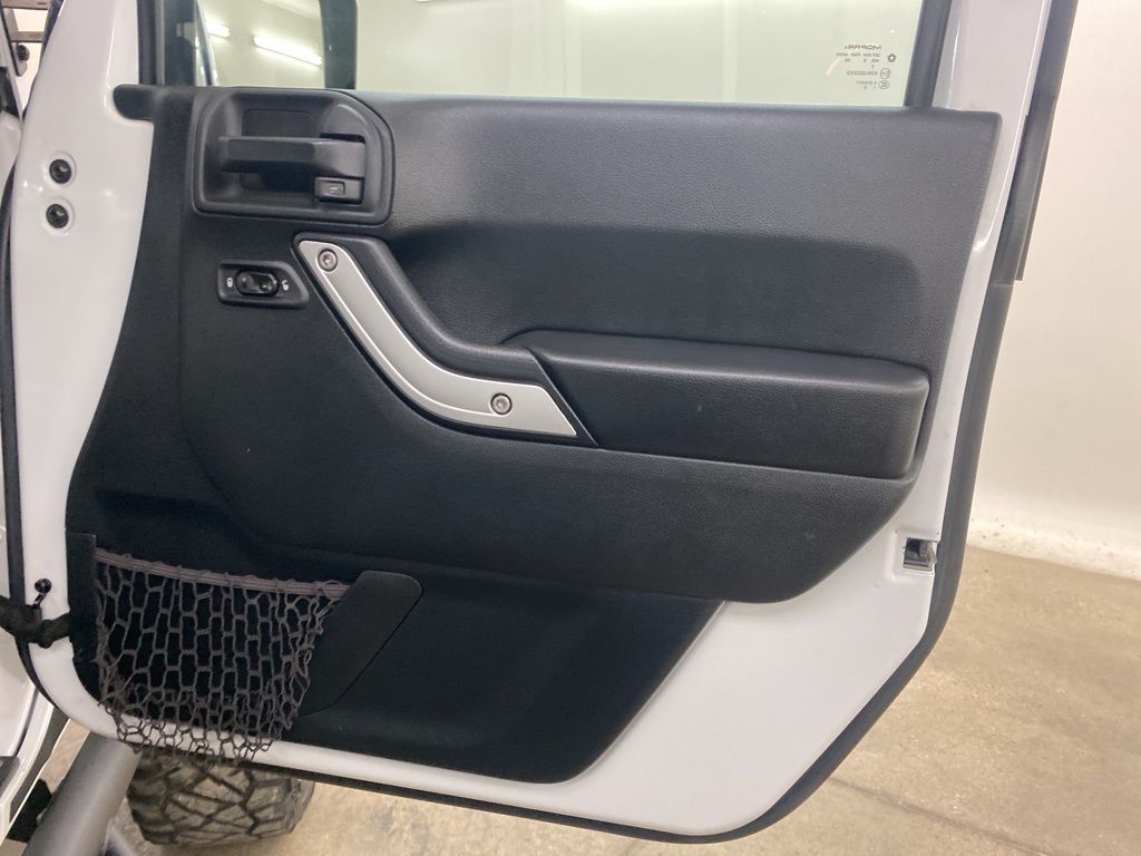 2016 Jeep Wrangler Unlimited Rubicon photo