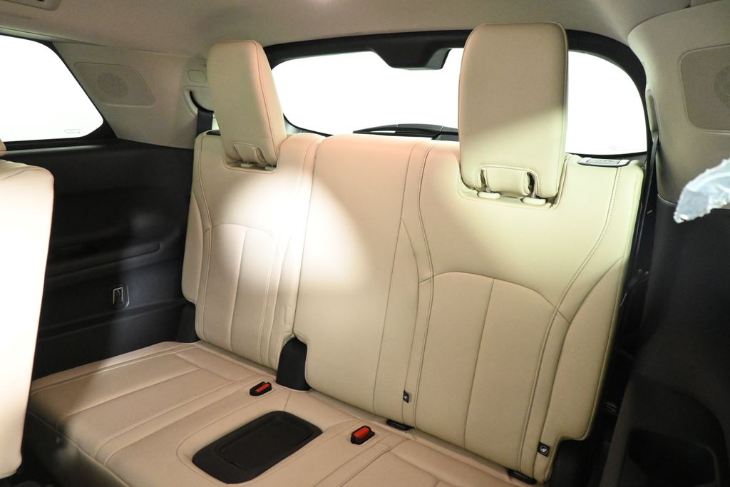 Thumbnail: 2023 INFINITI QX60 - 31