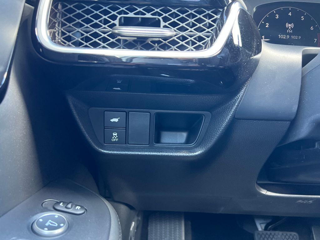 Thumbnail: 2025 Acura ADX - 17