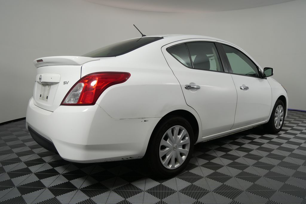 2018 Nissan Versa 1.6 SV 4