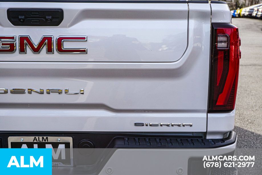 Used 2025 White GMC Denali image 13