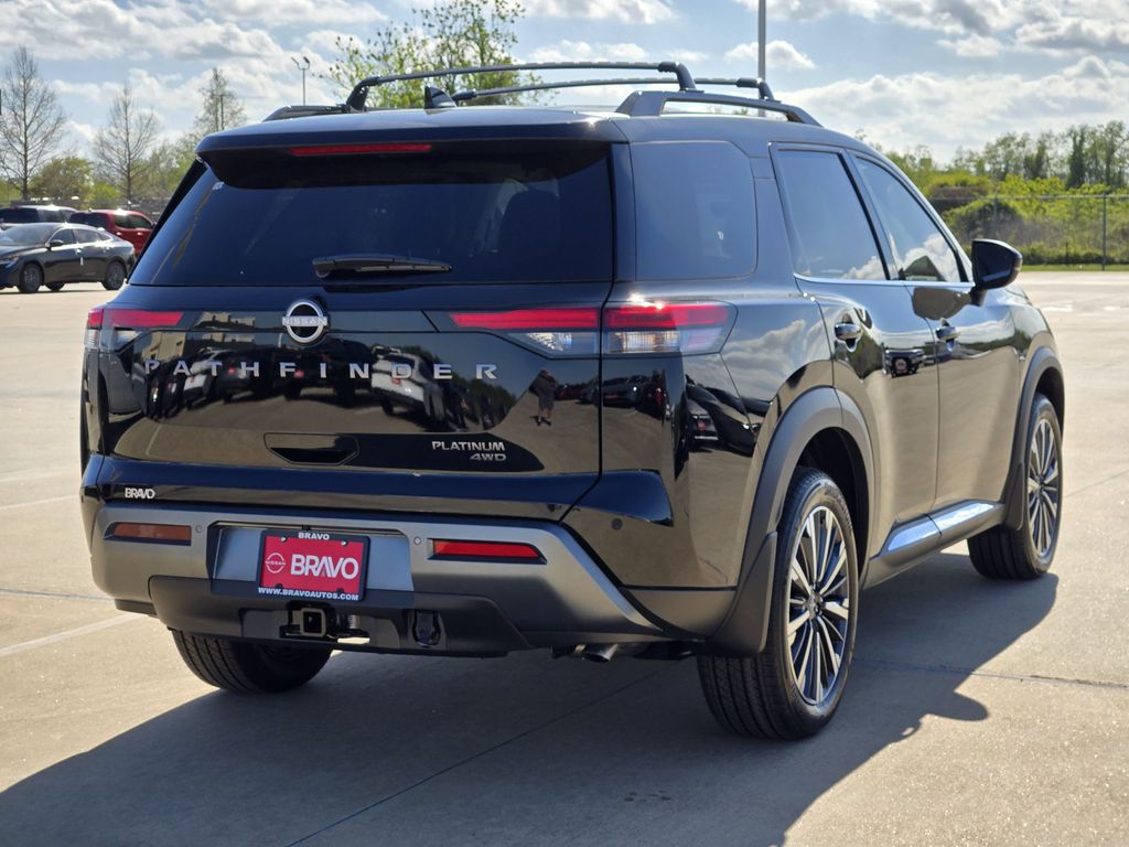 2026 Nissan Pathfinder Platinum - 2
