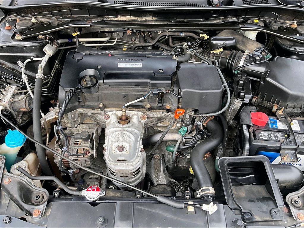 2016 Honda Accord — photo 28