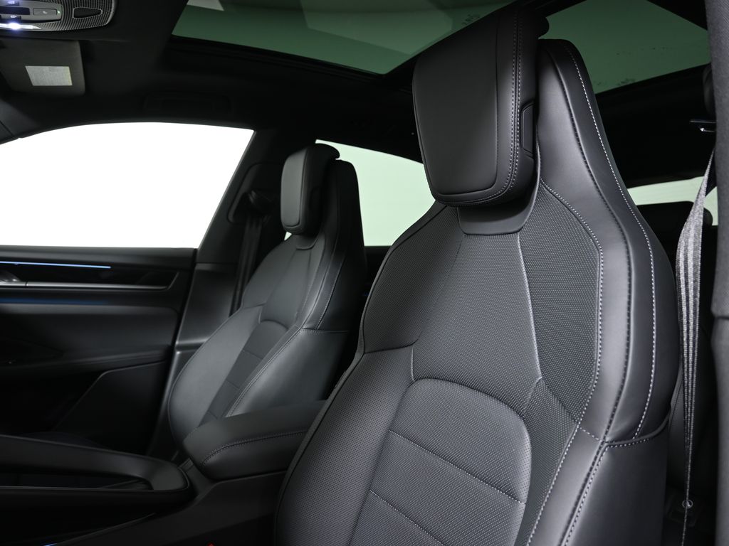 Thumbnail: 2026 Porsche Macan - 15