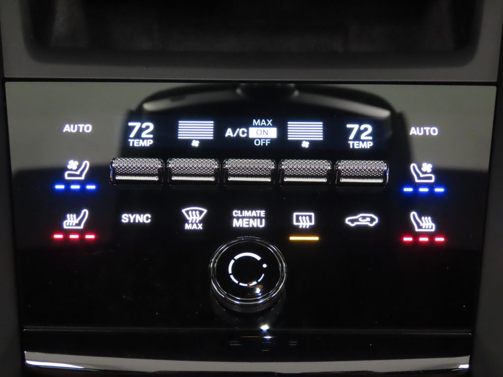 Thumbnail: 2025 Porsche Macan - 30