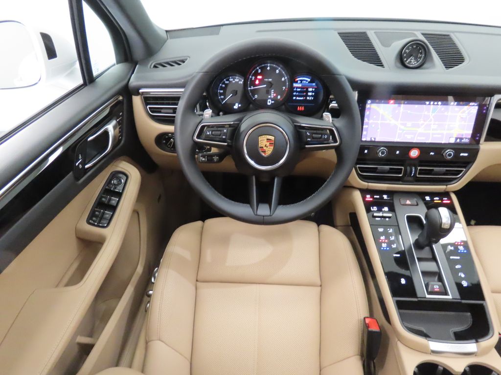Thumbnail: 2026 Porsche Macan - 17