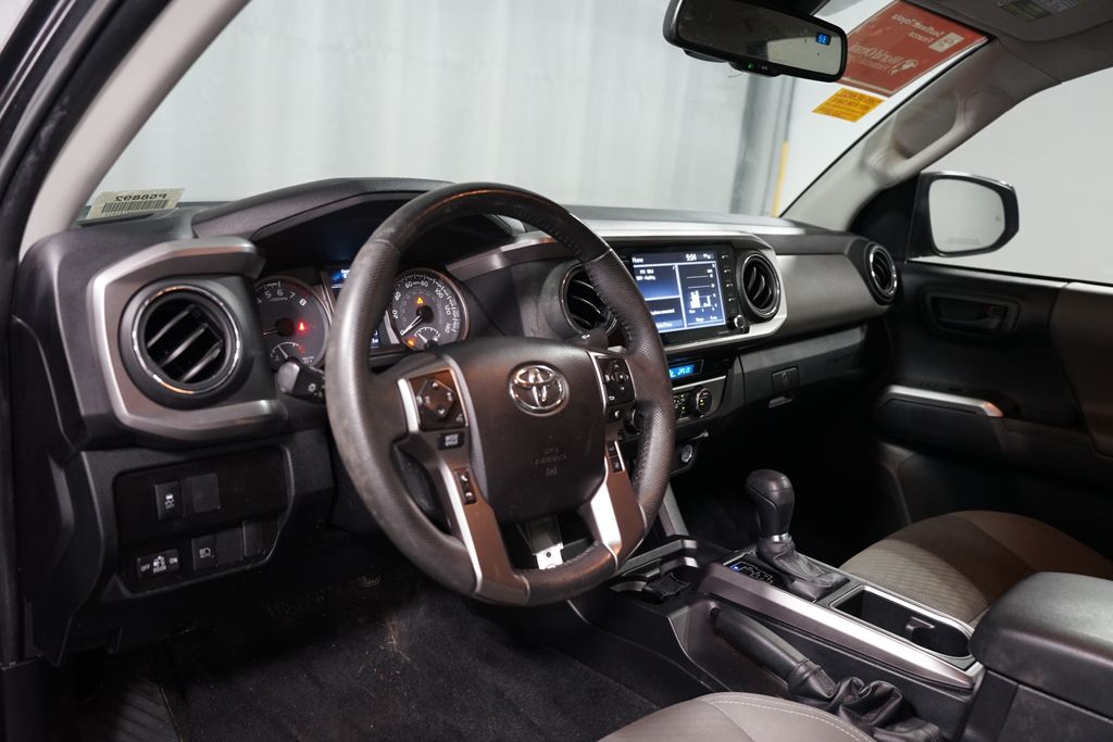 Thumbnail: 2022 Toyota Tacoma - 7