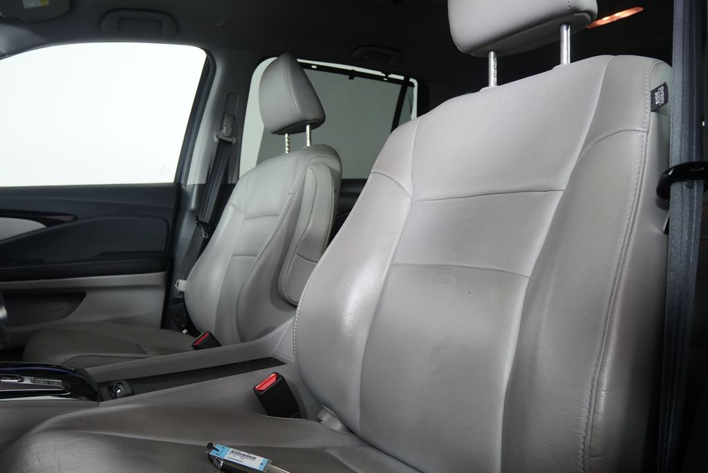 Thumbnail: 2019 Honda Pilot - 8