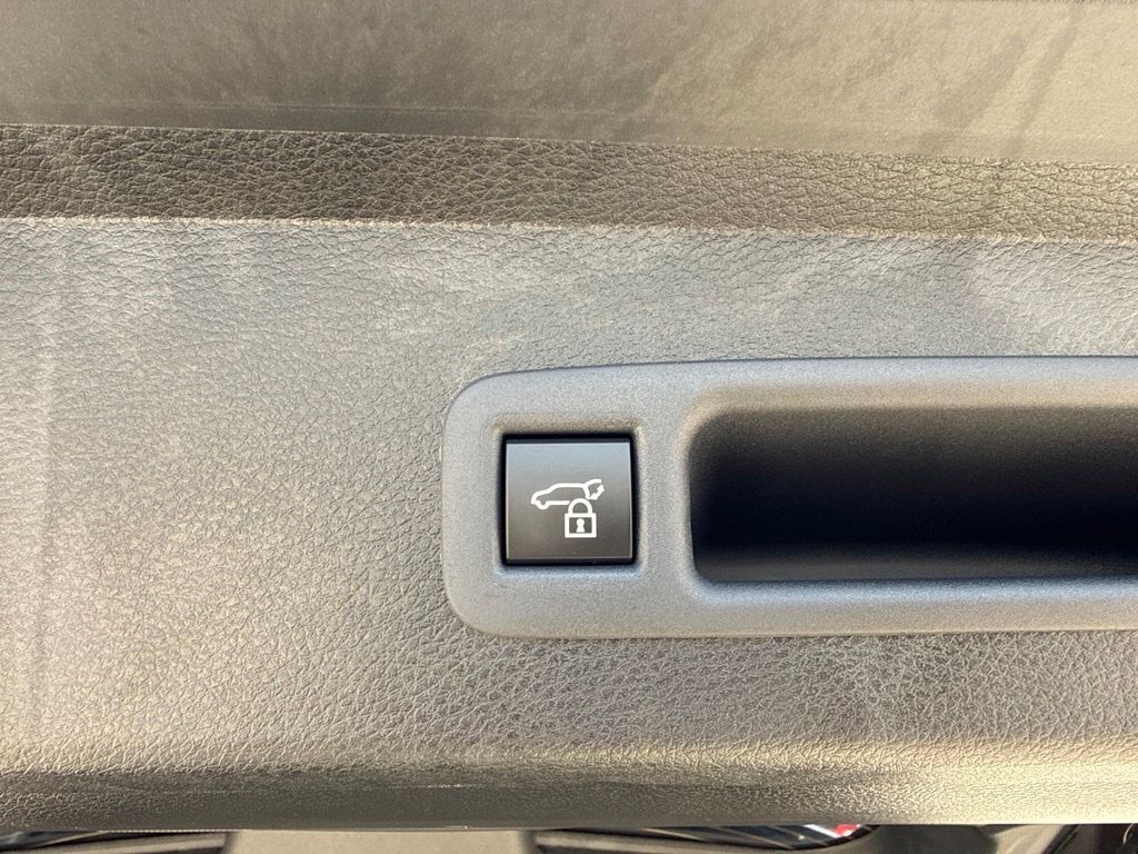 Used 2025 Toyota Sienna Van