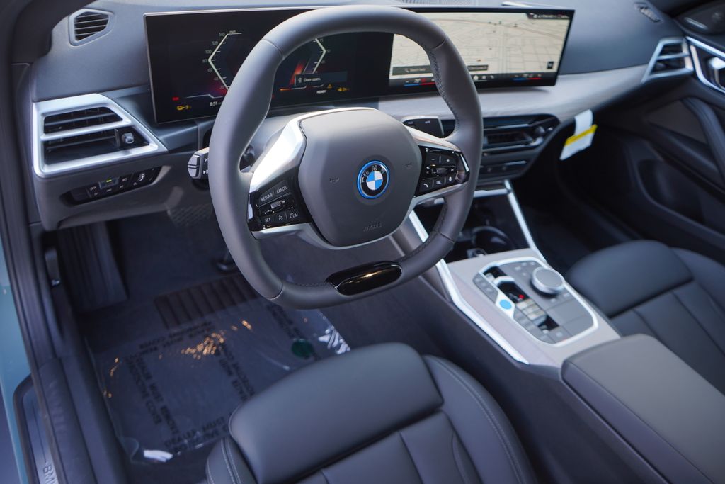 2025 BMW i4 eDrive40 12