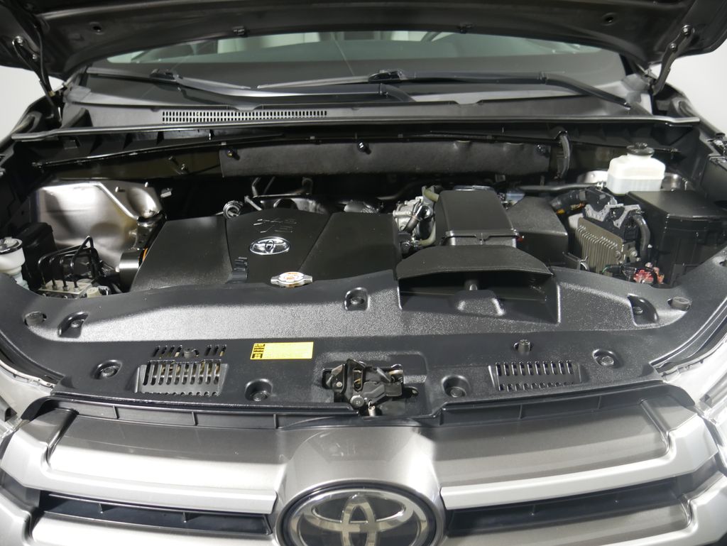 Thumbnail: 2019 Toyota Highlander - 3