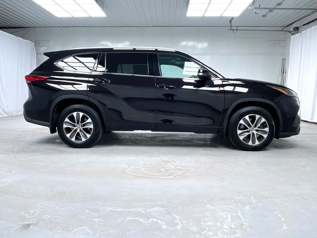 Certified 2022 Toyota Highlander XLE with VIN 5TDGZRBH1NS215726 for sale in Swanzey, NH
