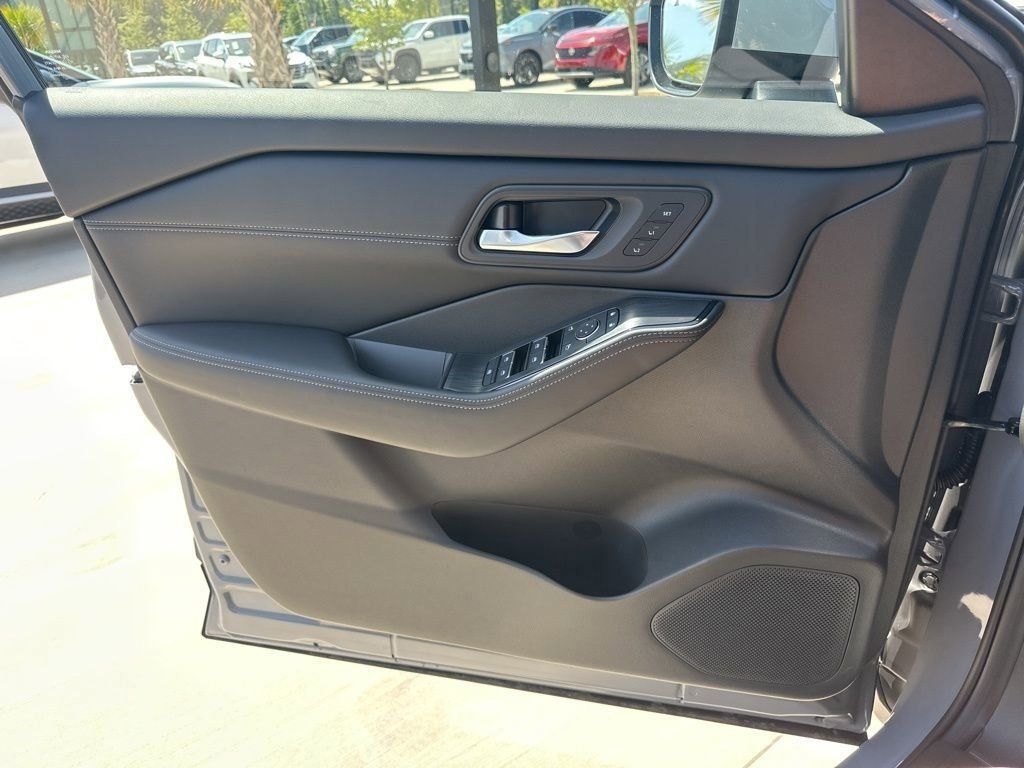 2025 Boulder Gray Pearl Nissan Rogue SL FWD SUV