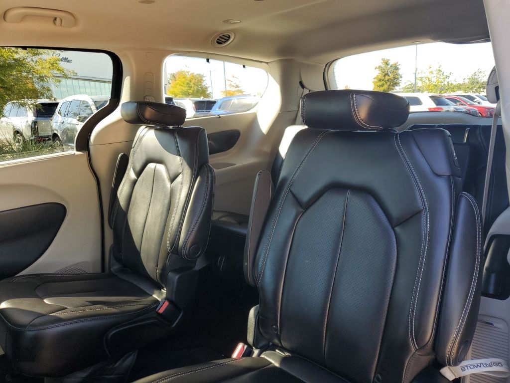 Used Car 2023 Chrysler Pacifica  Touring L For Sale Under $40,000 In Austin, Texas