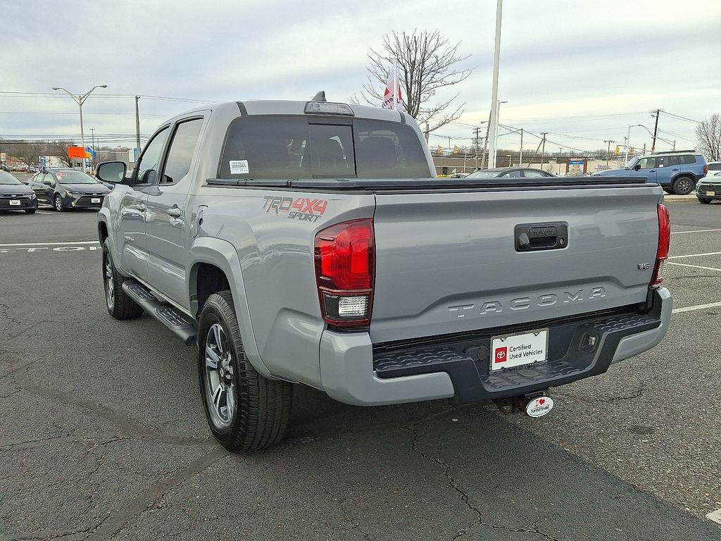 Thumbnail: 2019 Toyota Tacoma - 4