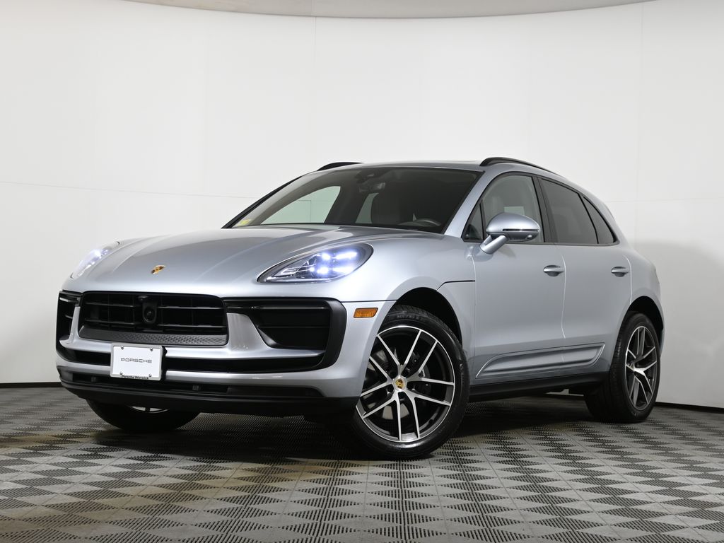 Thumbnail: 2024 Porsche Macan - 1