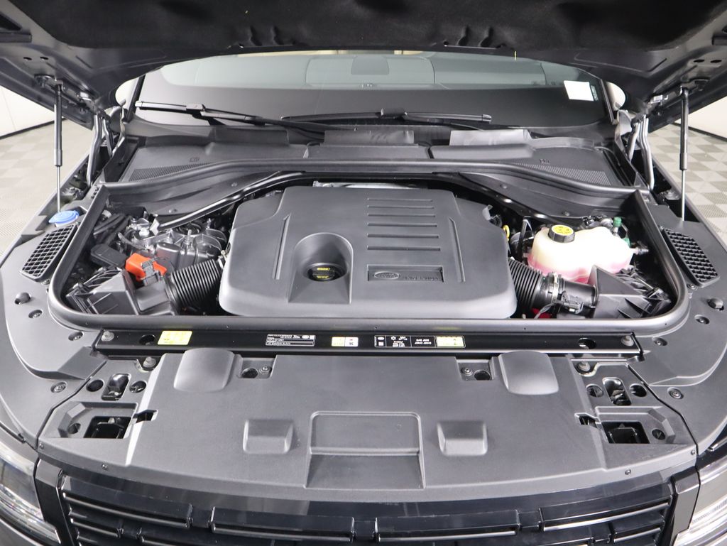2025 Land Rover Range Rover Sport SE 30