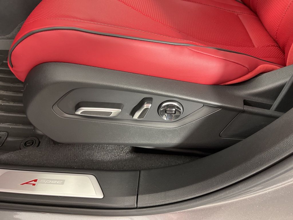 Thumbnail: 2026 Acura RDX - 26