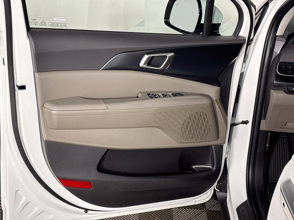 2027 Kia Carnival LXS
