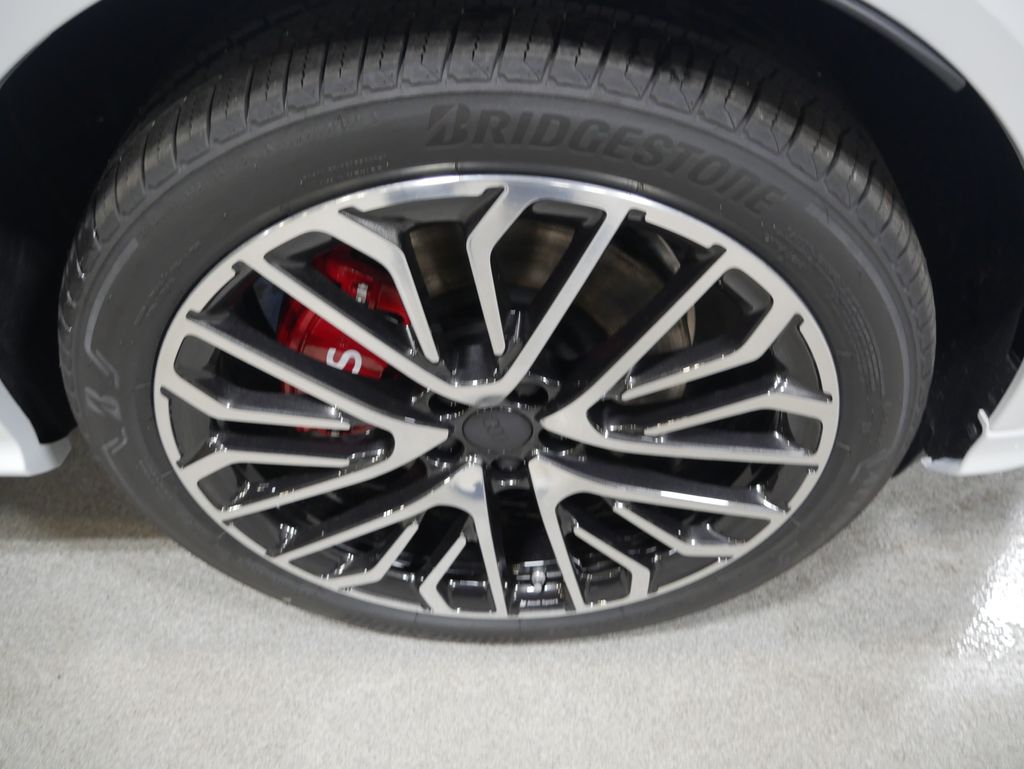 Thumbnail: 2026 Audi SQ5 - 14