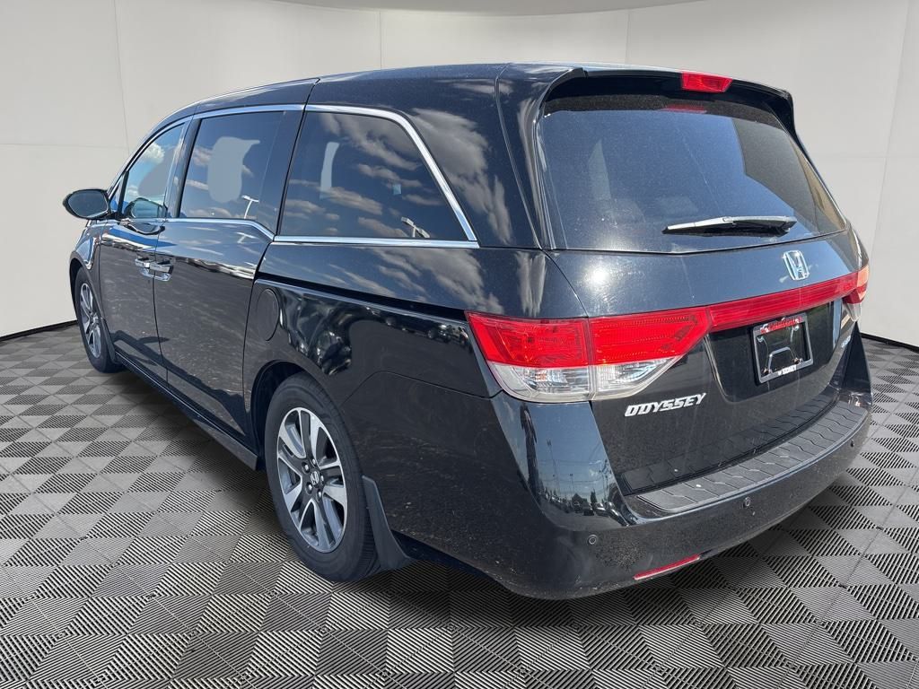 2015 Honda Odyssey Touring Elite photo 3
