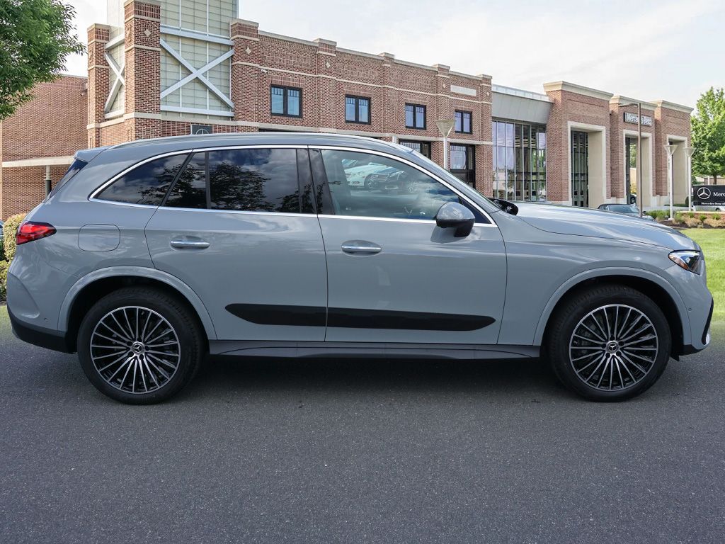 Thumbnail: 2025 Mercedes-Benz GLC - 6