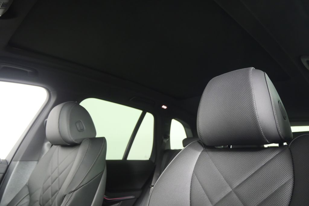 Thumbnail: 2026 BMW X5 - 11