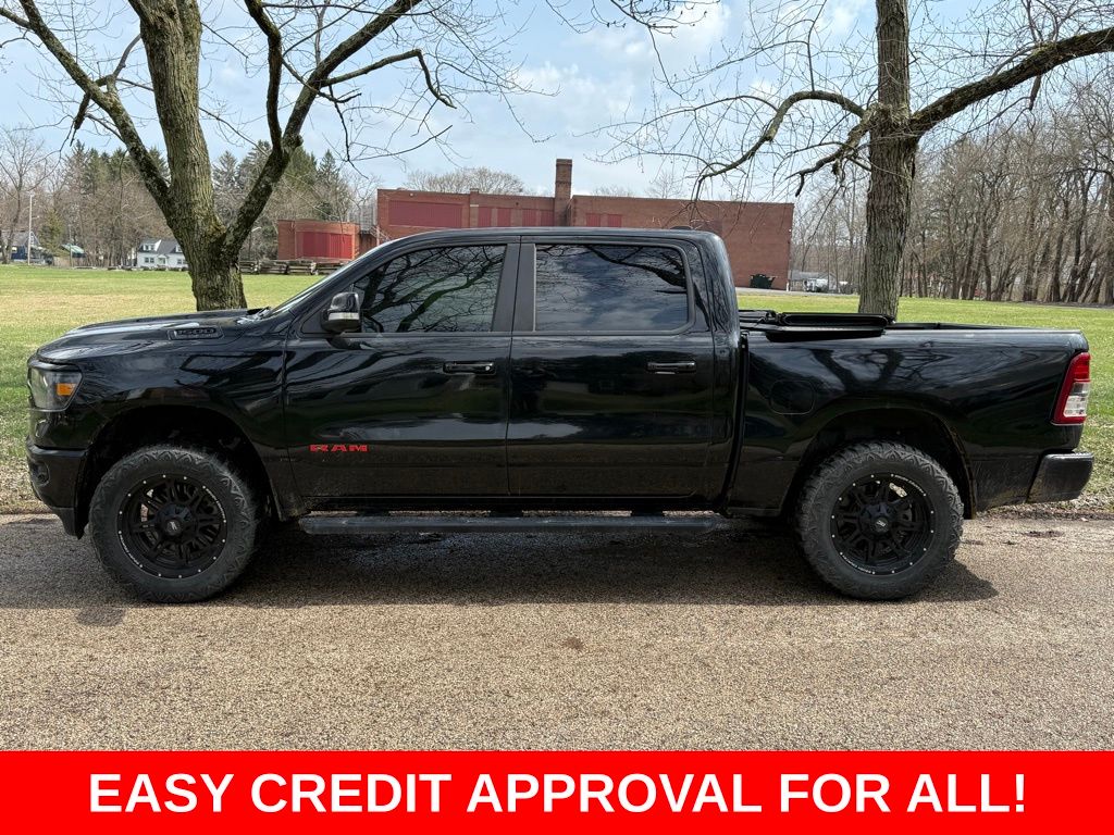 View vehicle photo 5