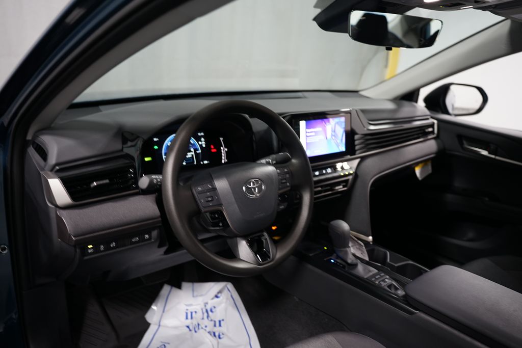 Thumbnail: 2025 Toyota Camry - 11