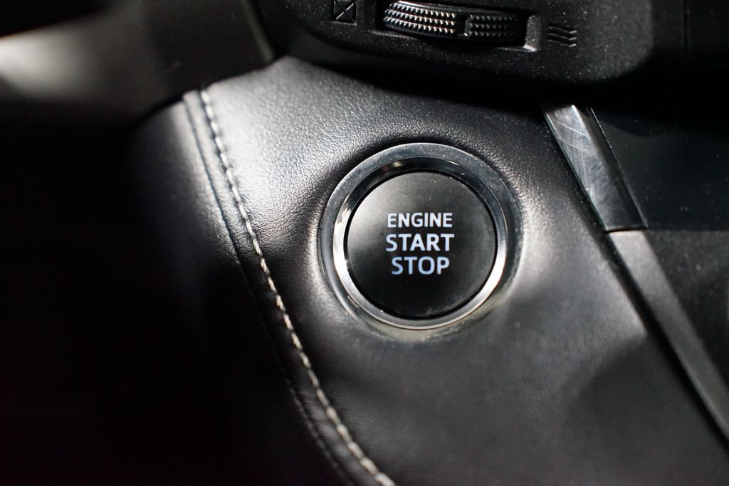 Thumbnail: 2017 Toyota RAV4 - 21