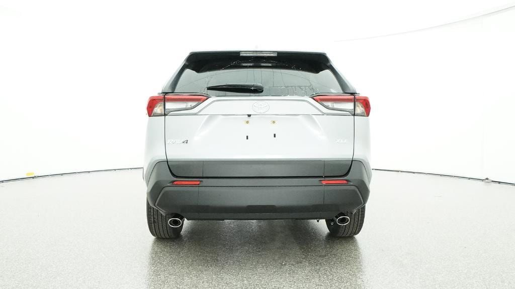 Thumbnail: 2025 Toyota RAV4 - 32