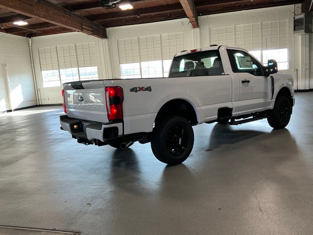 2025 Ford F-350SD  photo