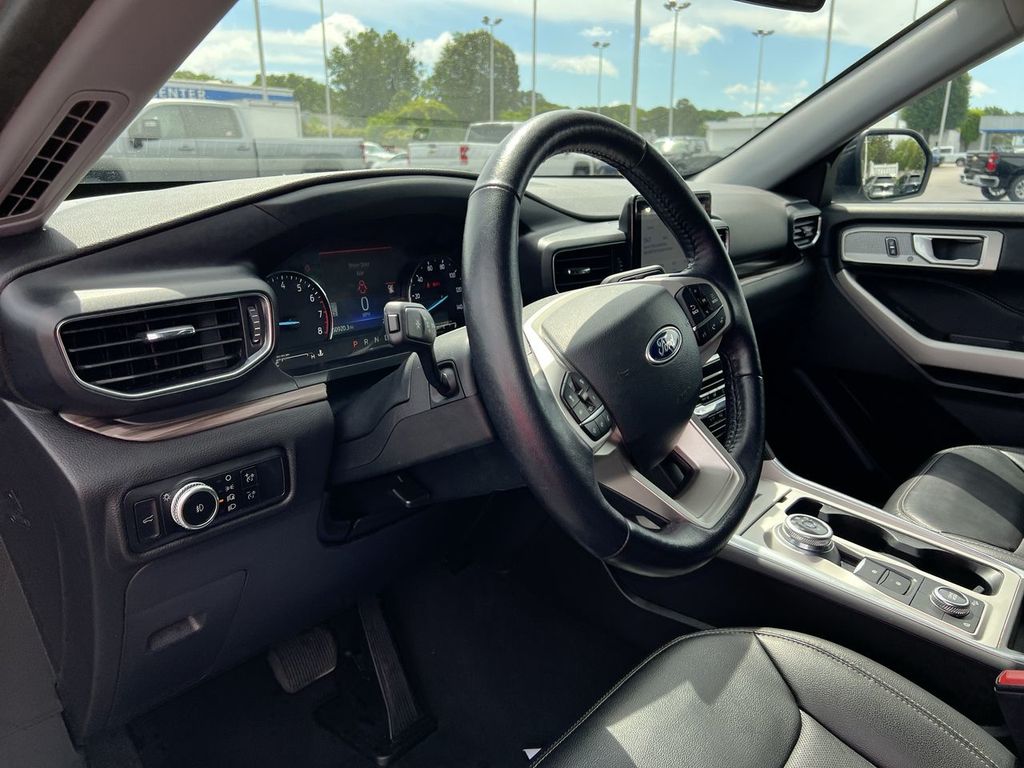 2023 Ford Explorer Limited photo