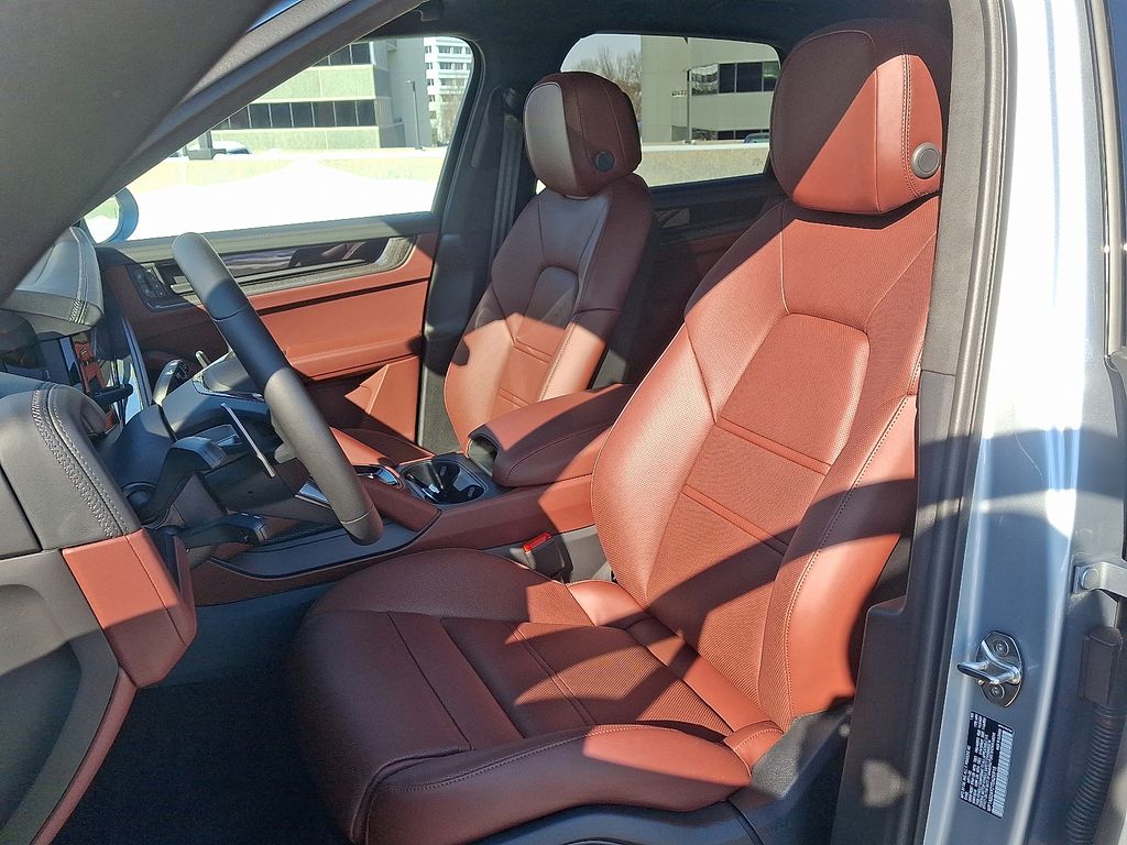 Thumbnail: 2026 Porsche Cayenne - 5