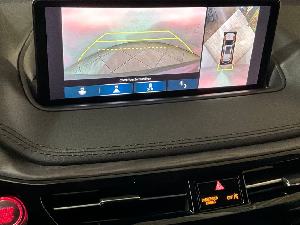 View vehicle photo 4