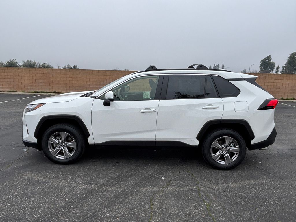 Thumbnail: 2025 Toyota RAV4 - 8