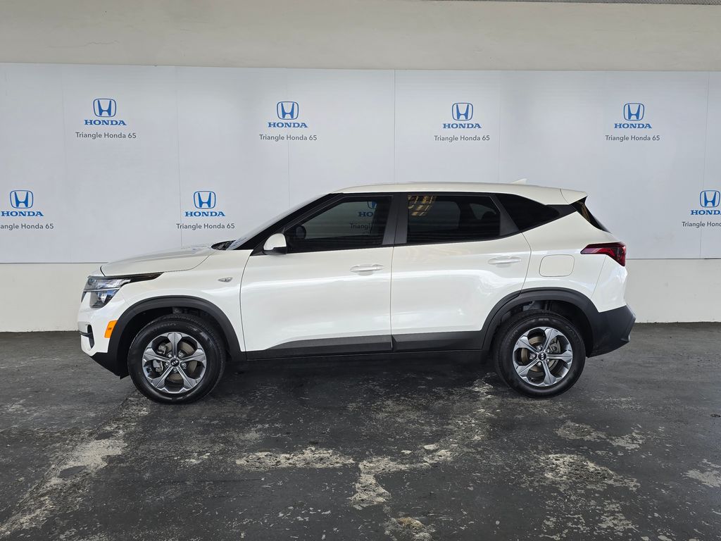 Thumbnail: 2021 Kia Seltos - 3