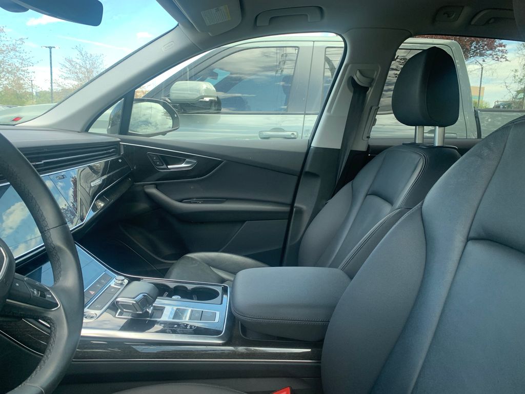 Thumbnail: 2023 Audi Q7 - 6