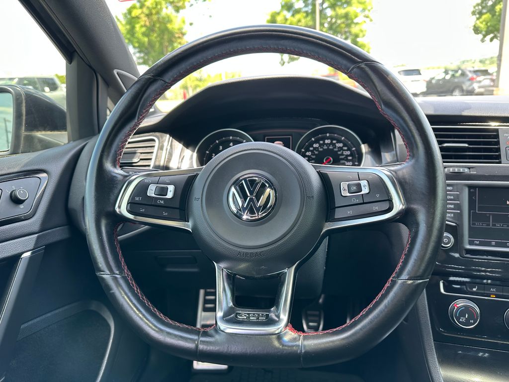2016 Volkswagen Golf GTI SE