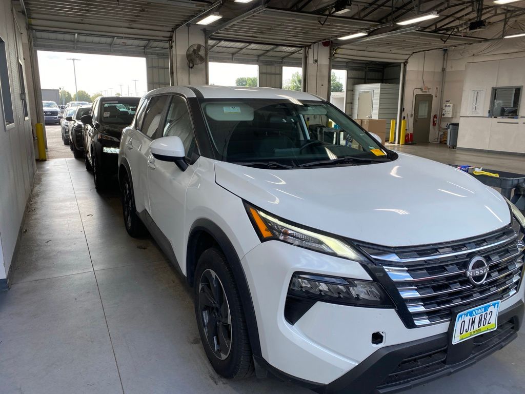 Everest White Pearl 2024 Nissan Rogue SUV / Crossover All-Wheel Drive Continuously Variable Transmission