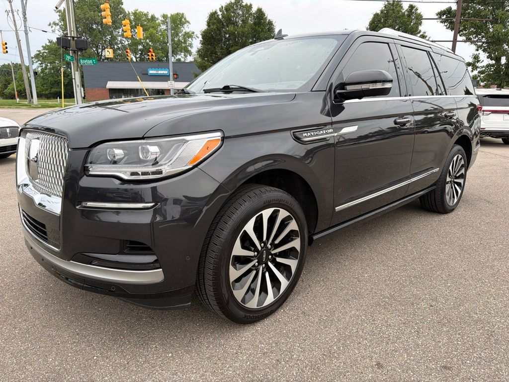 Starlight Gray Premium Colorant 2023 Lincoln Navigator SUV / Crossover Four-Wheel Drive Automatic