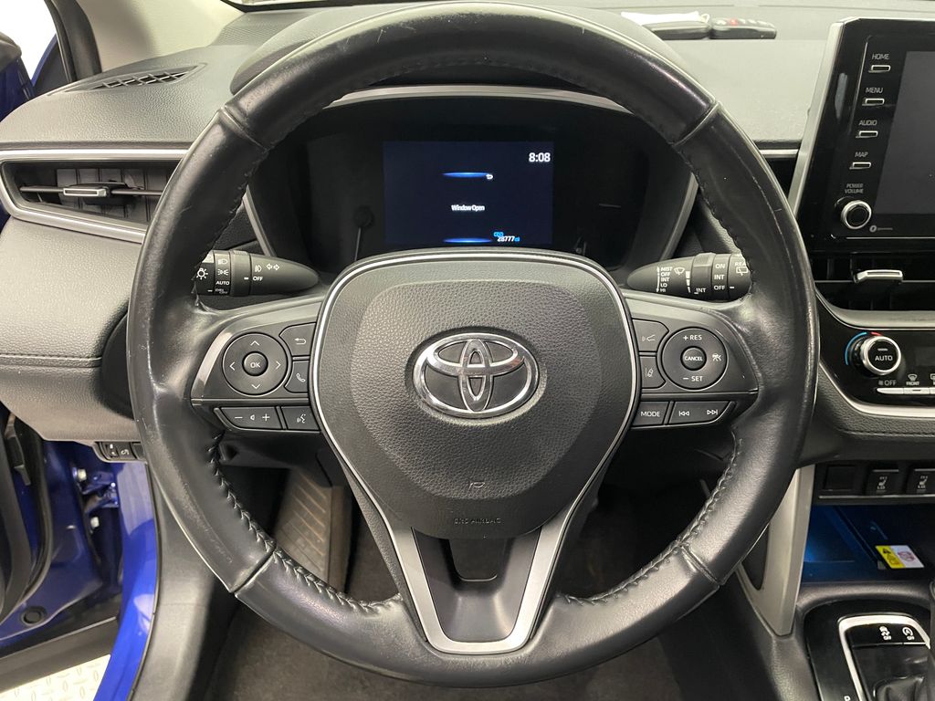 2022 Toyota Corolla Cross XLE 21